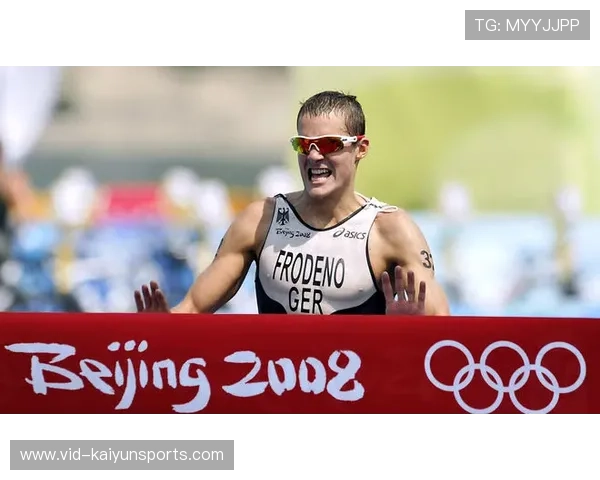 铁人三项世界杯弗洛里亚诺波利斯站收官，萨拉·格雷罗·曼索冲金